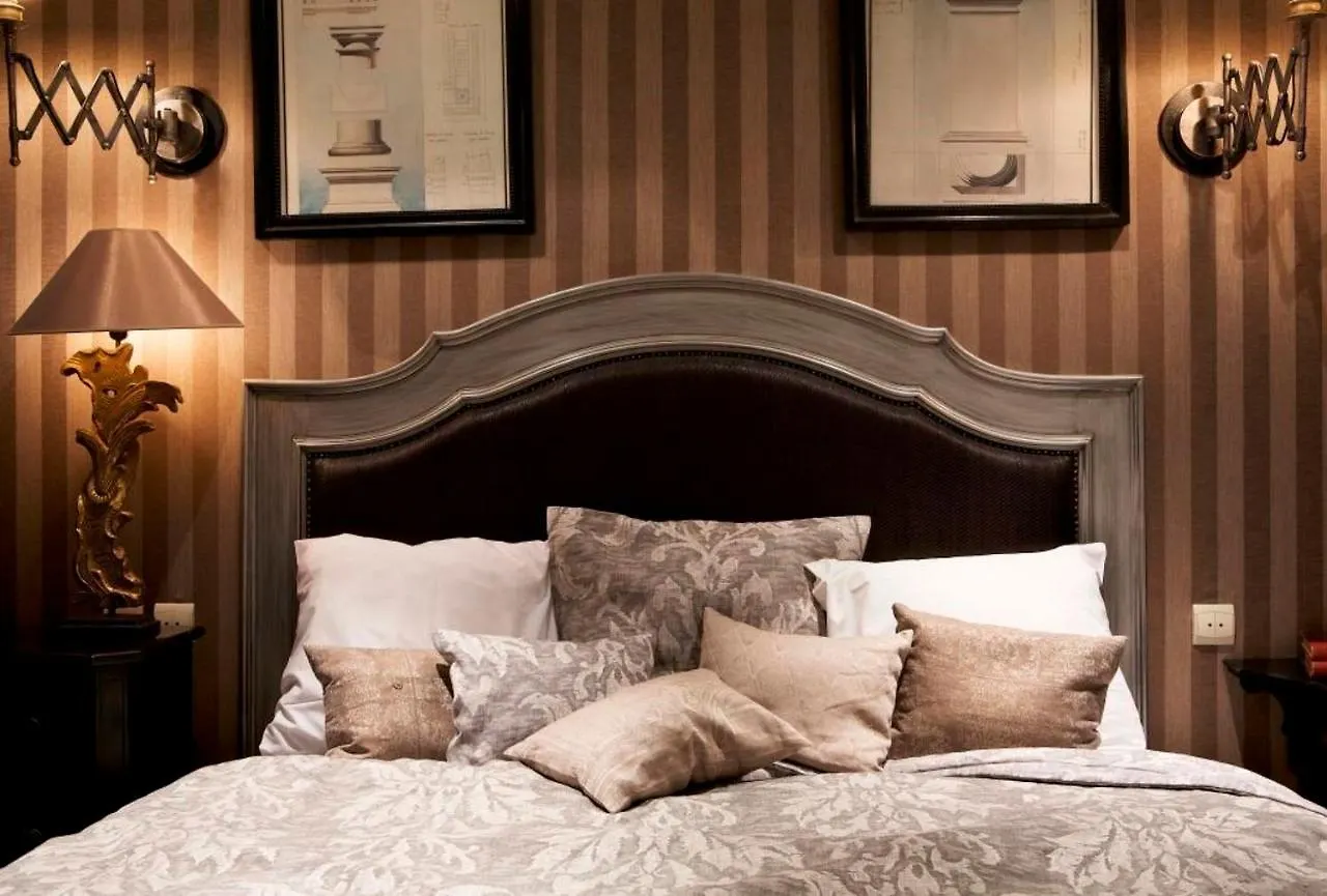 ****  Hotel Chateaubriand Paris France