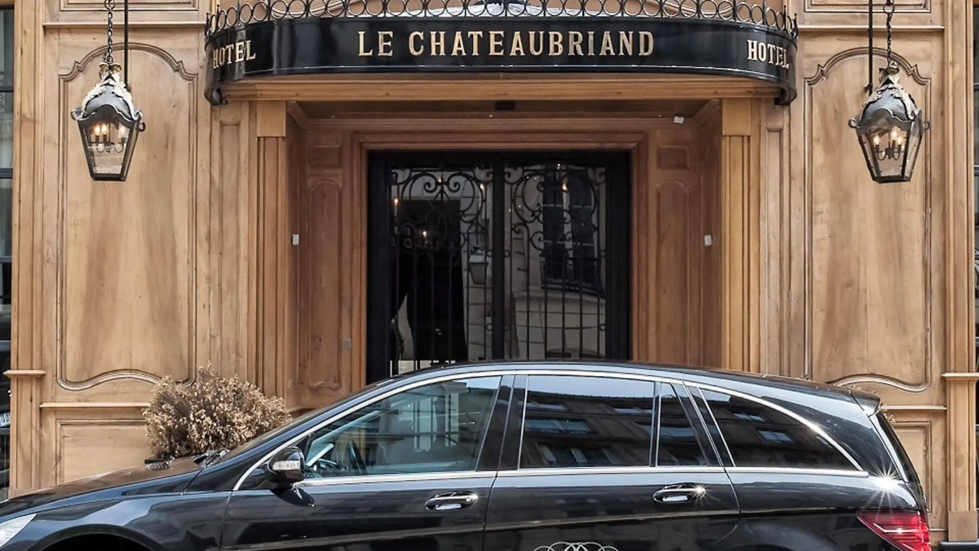 Hotel Chateaubriand Paris 4*,