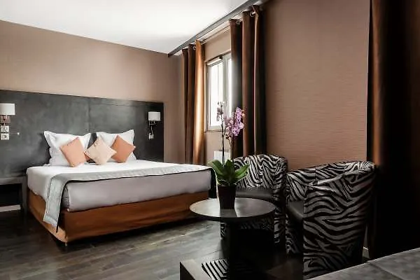 Hotel Chateaubriand París 4*,