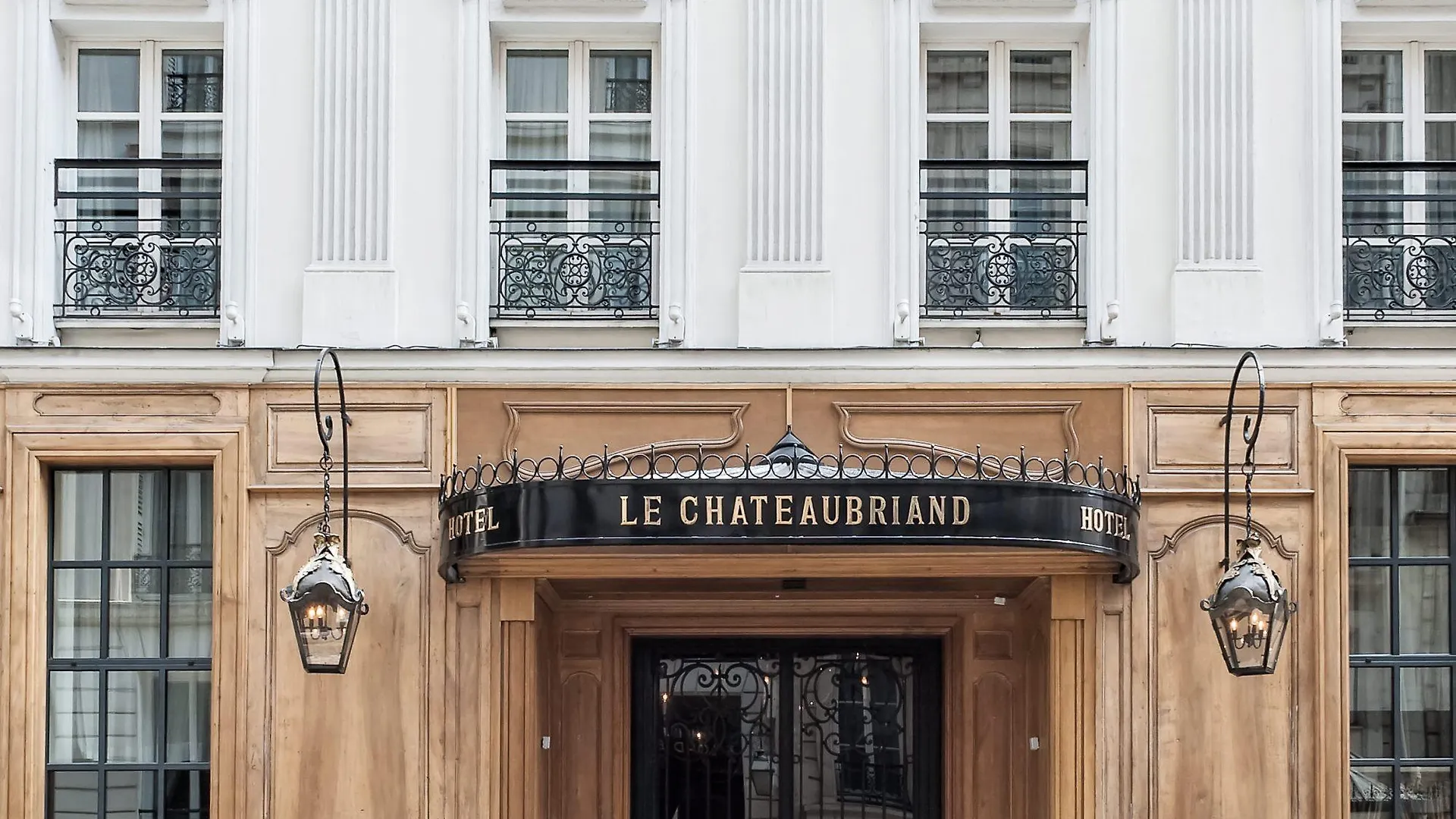 ****  Hotel Chateaubriand Paris France