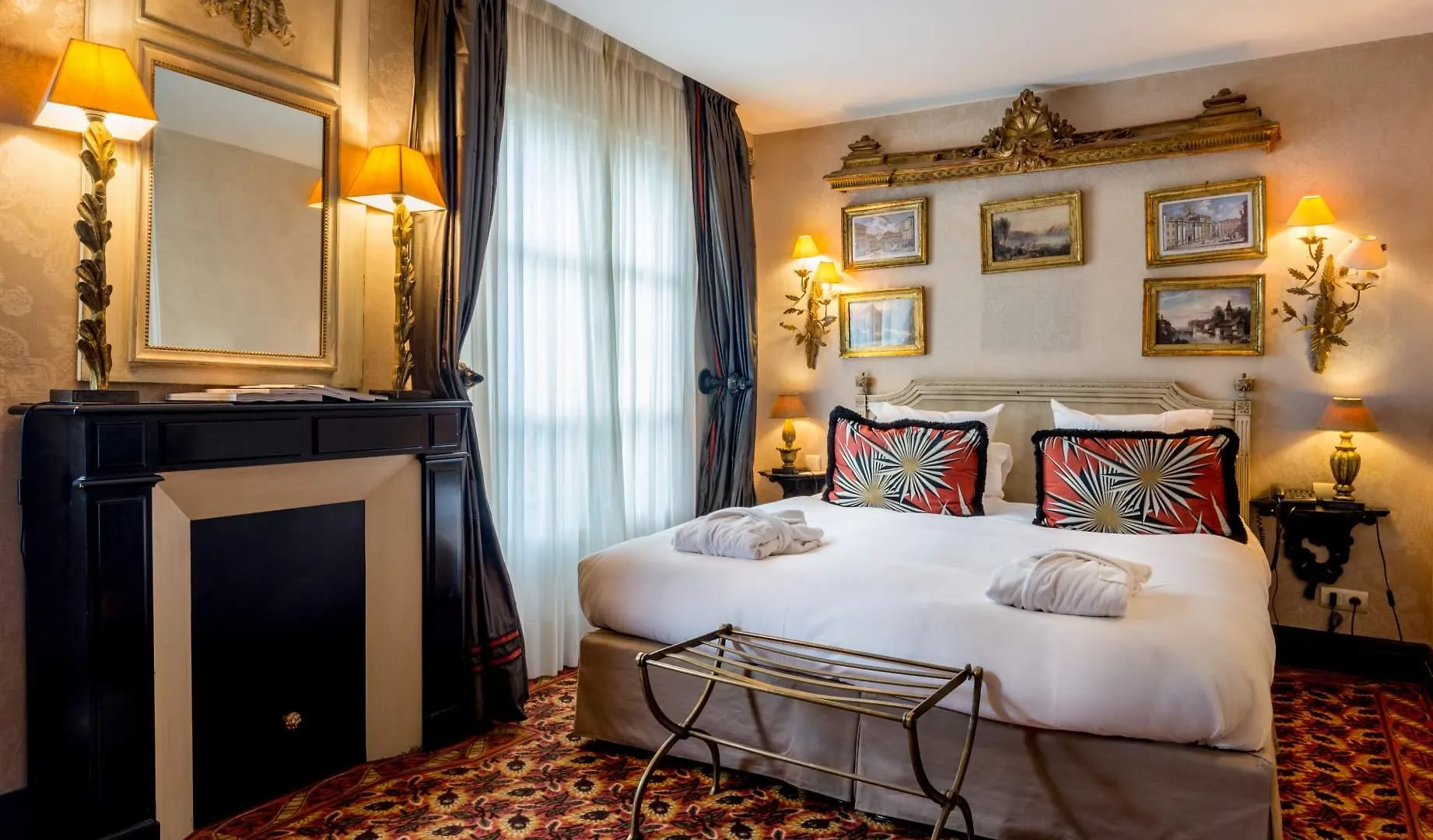 Hotel Chateaubriand Paris 4*,