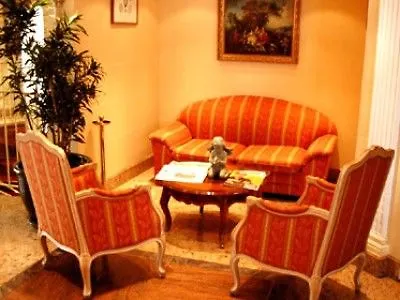 Hotel Chateaubriand Paris 4*,