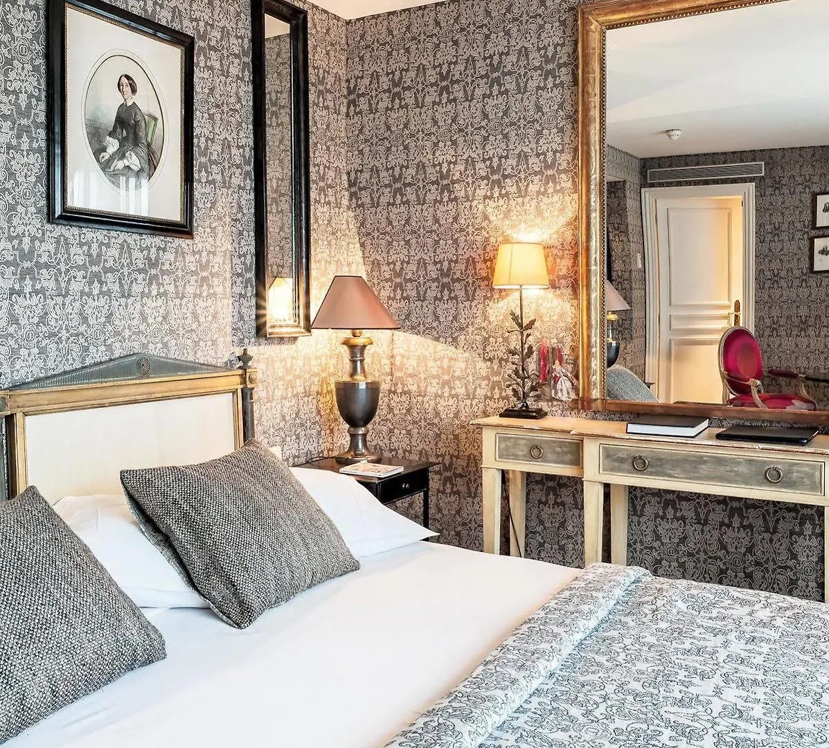 Hotel Chateaubriand Paris France
